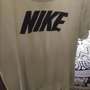 Basic Nike logo top